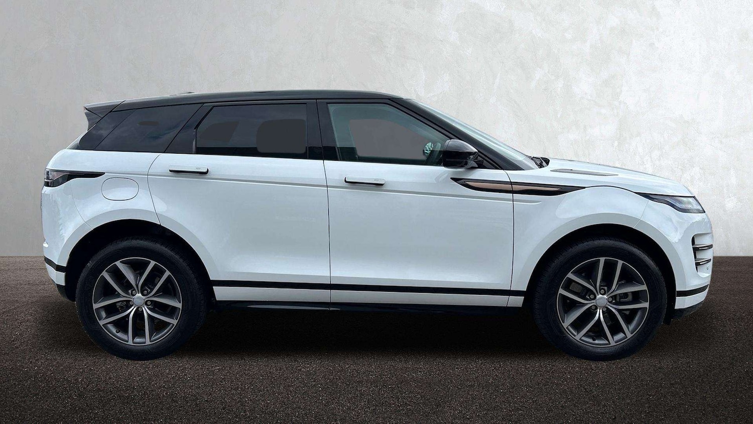 Used Land Rover Range Rover Evoque 2025 for sale - 76460111: Photo 5