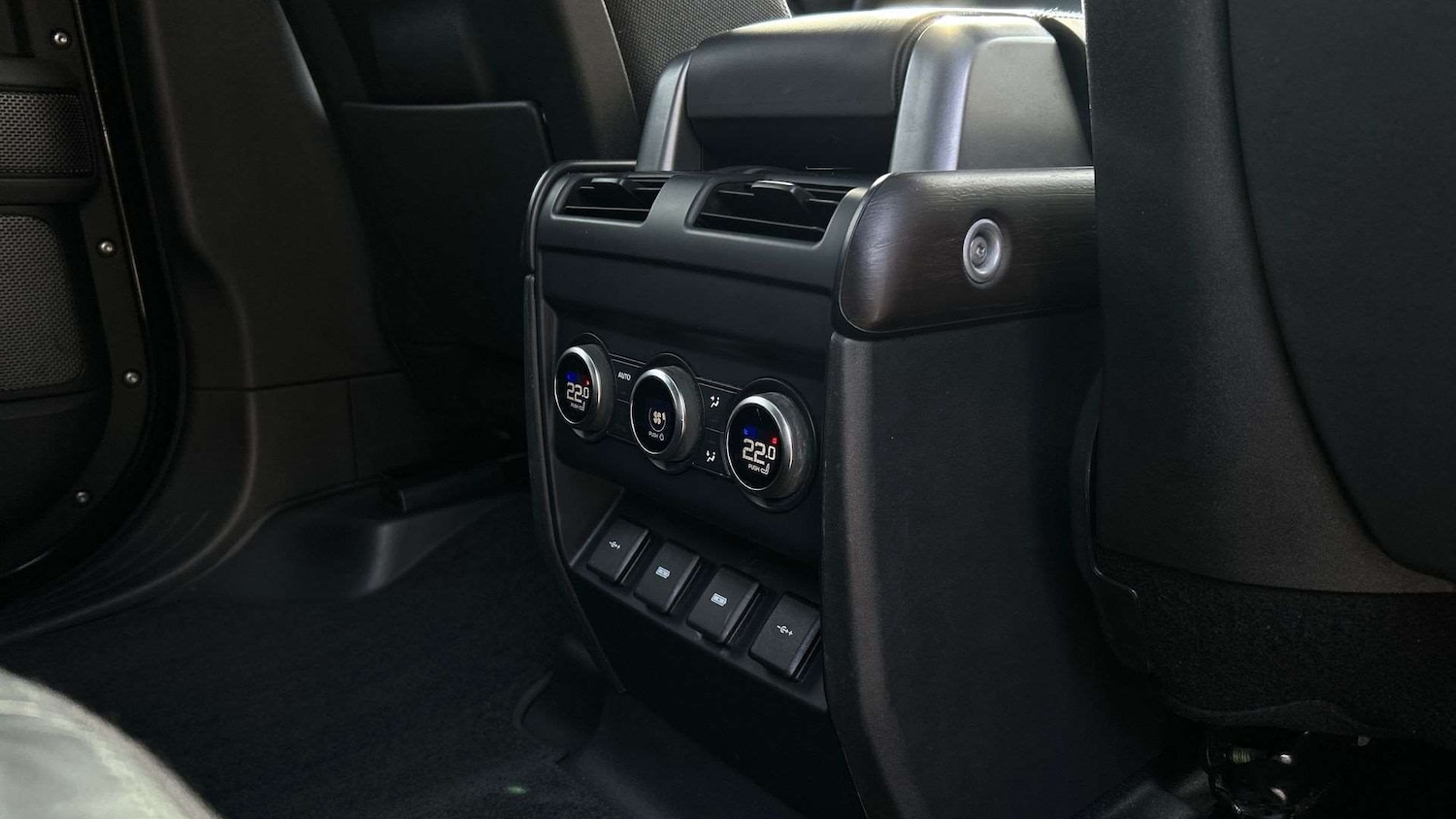 Used Land Rover Defender 2020 for sale - 77995786: Photo 18