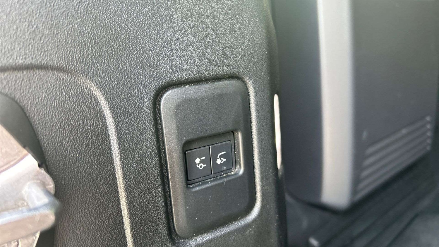 Used Land Rover Defender 2020 for sale - 77995786: Photo 32