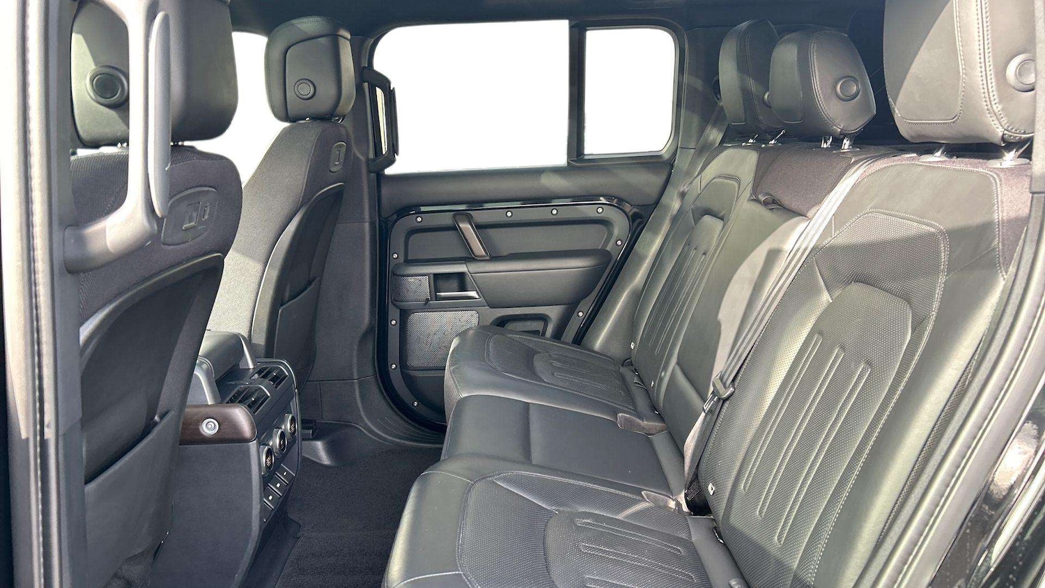 Used Land Rover Defender 2020 for sale - 77995786: Photo 4