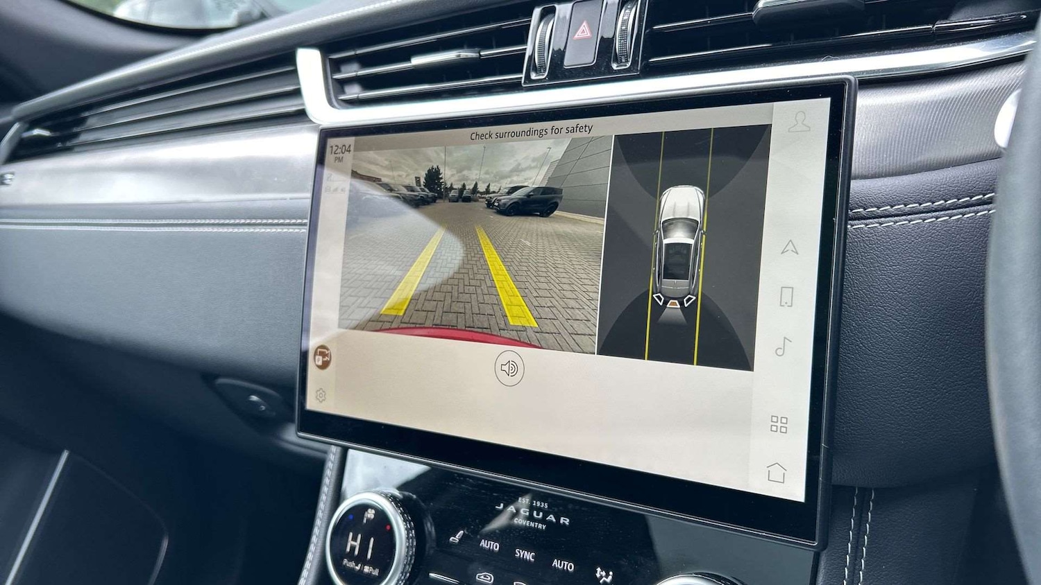 Used Jaguar F-Pace 2023 for sale - 76460491: Photo 12