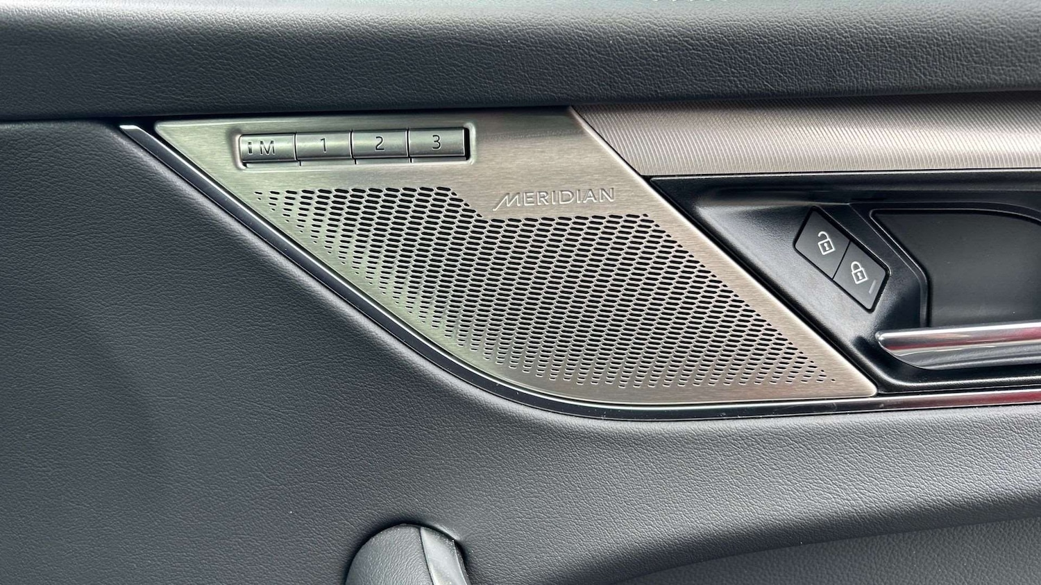 Used Jaguar F-Pace 2023 for sale - 76460491: Photo 31