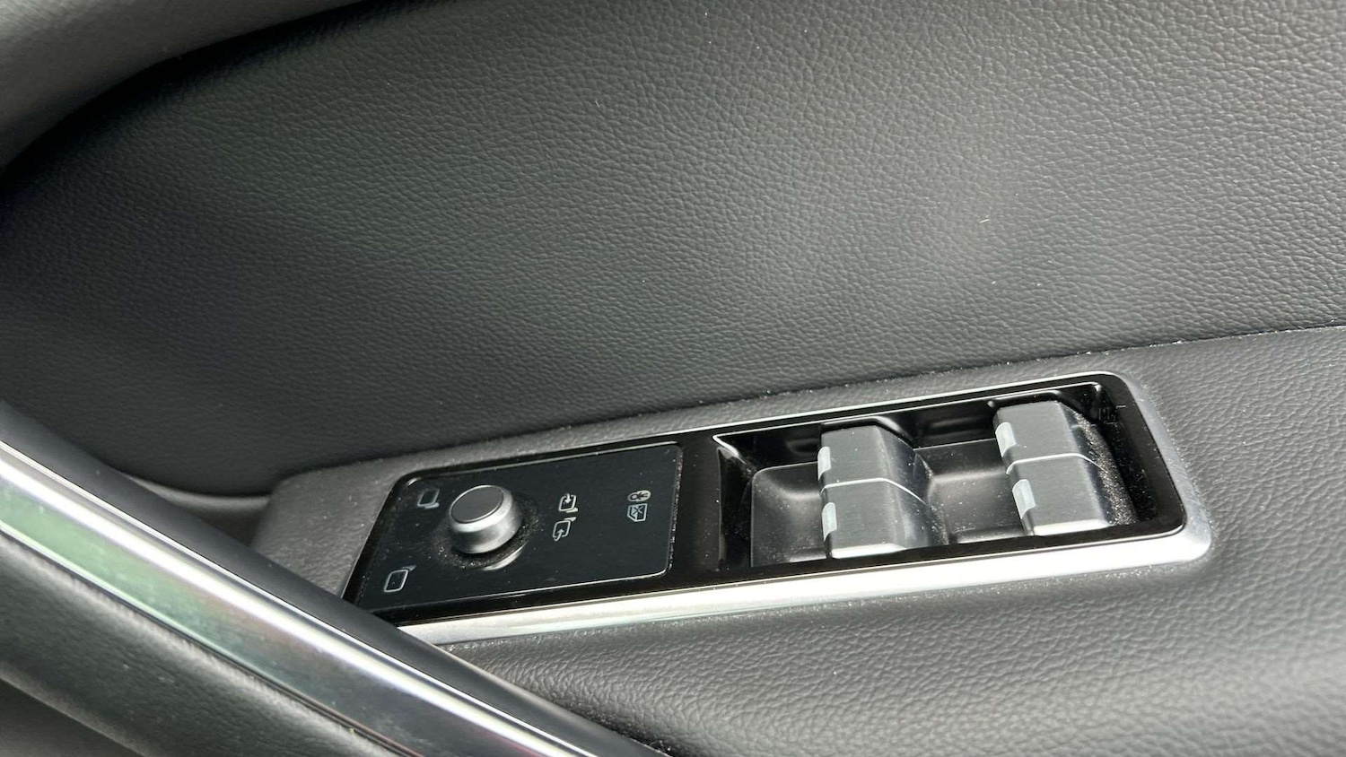 Used Jaguar F-Pace 2023 for sale - 76460491: Photo 32