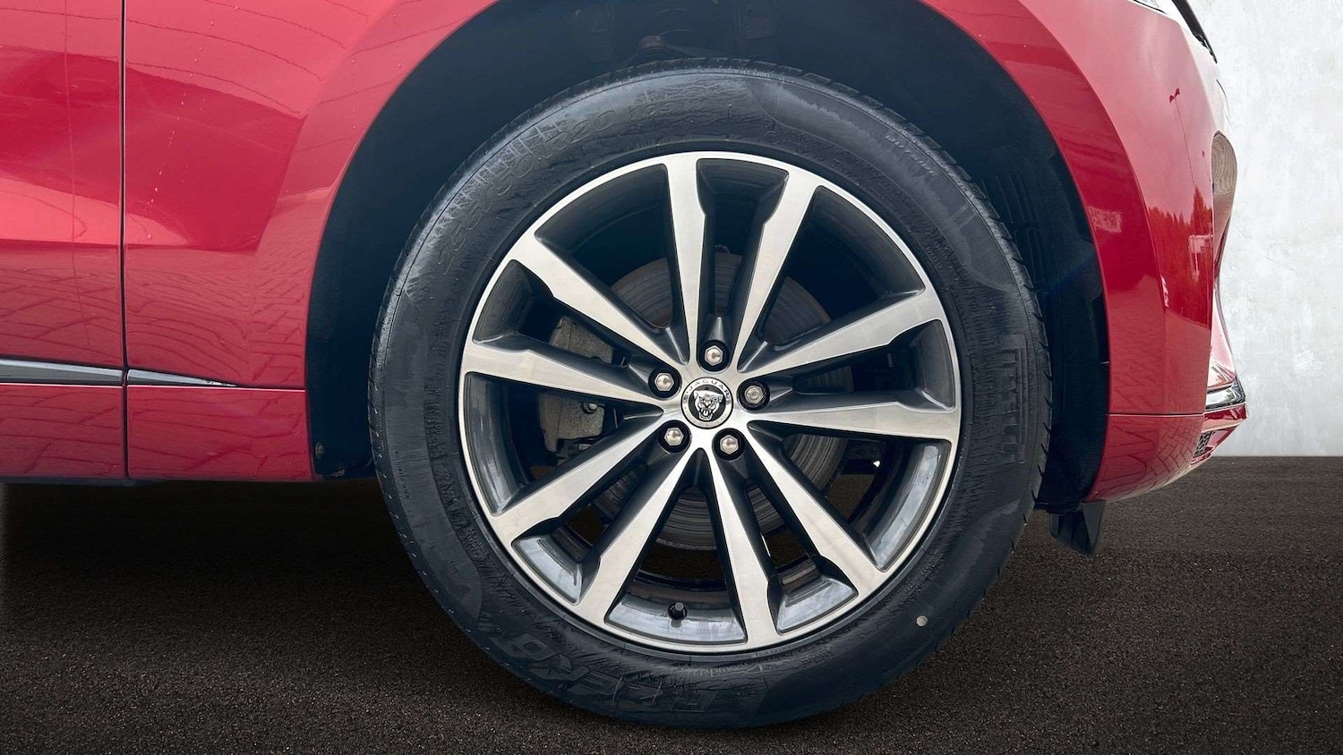 Used Jaguar F-Pace 2023 for sale - 76460491: Photo 8