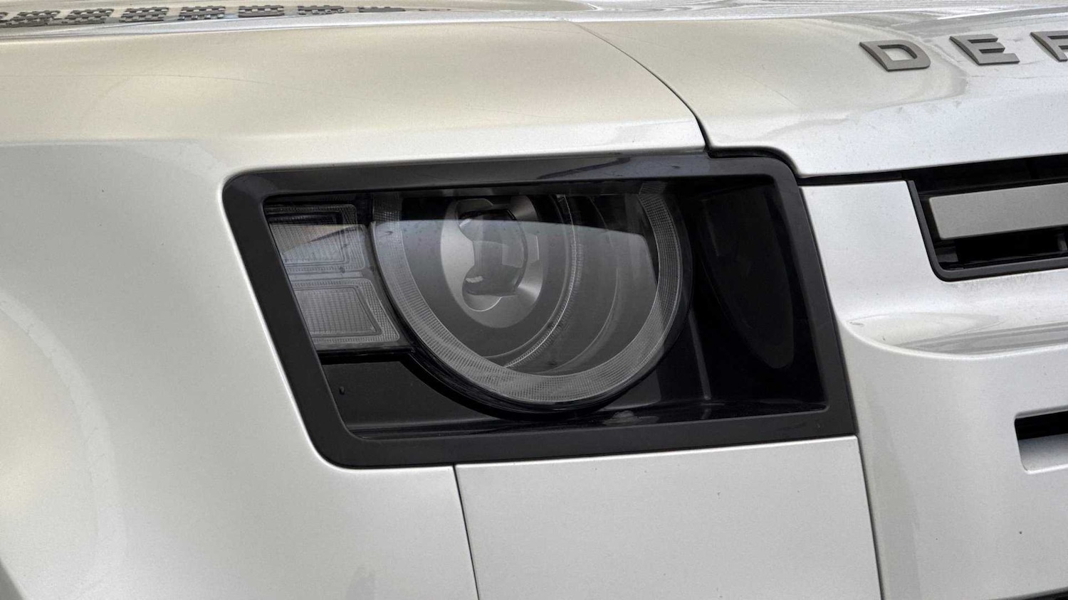 Used Land Rover Defender 2023 for sale - 76459940: Photo 17