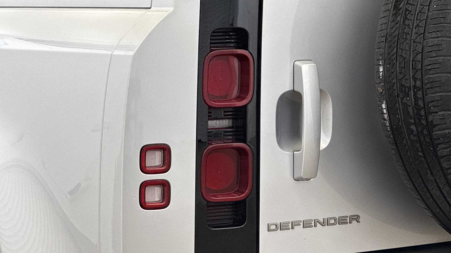 Used Land Rover Defender 2023 for sale - 76459940: Photo 19