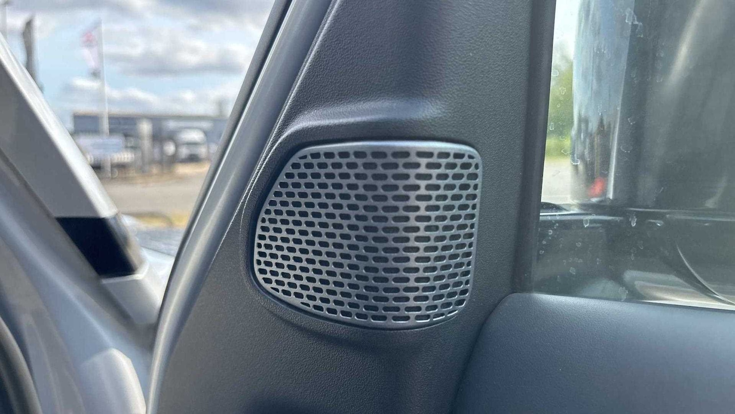 Used Land Rover Defender 2023 for sale - 76459940: Photo 22