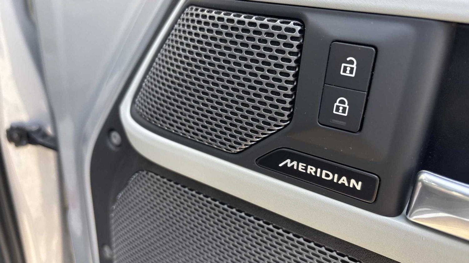 Used Land Rover Defender 2023 for sale - 76459940: Photo 24