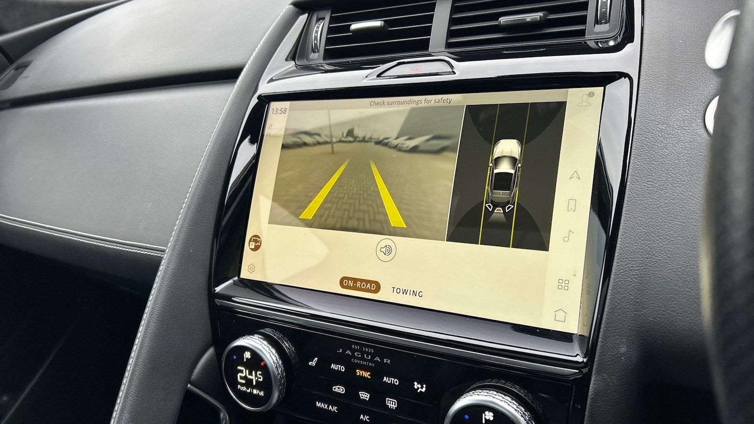 Used Jaguar E-Pace 2023 for sale - 77615308: Photo 12