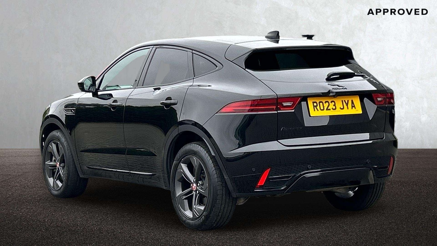 Used Jaguar E-Pace 2023 for sale - 77615308: Photo 2