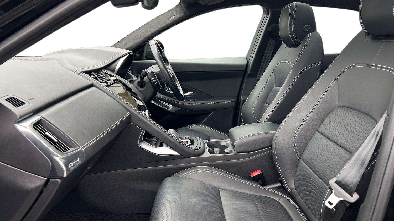 Used Jaguar E-Pace 2023 for sale - 77615308: Photo 3