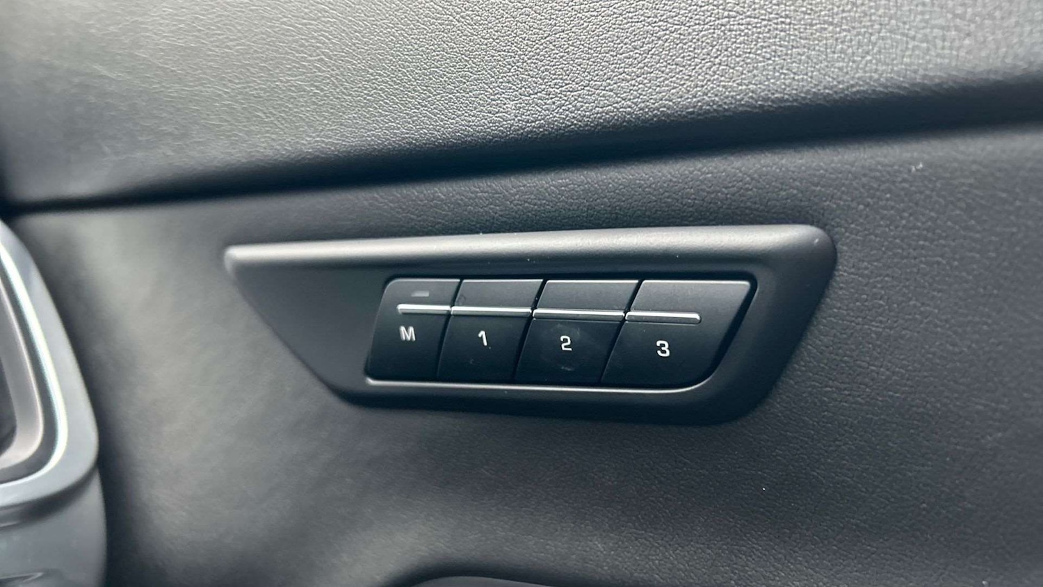 Used Jaguar E-Pace 2023 for sale - 77615308: Photo 34