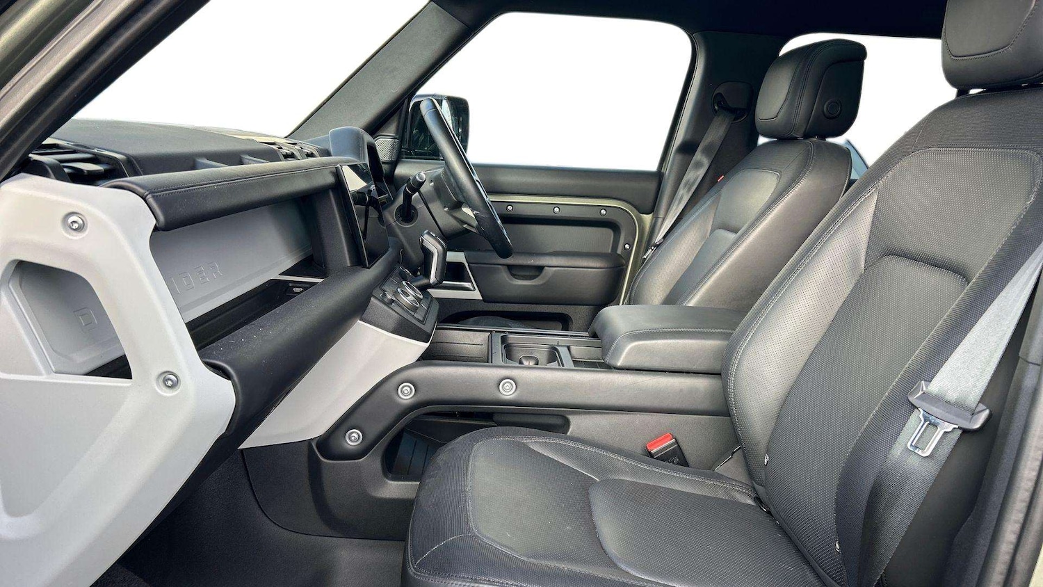 Used Land Rover Defender 2024 for sale - 76746018: Photo 3