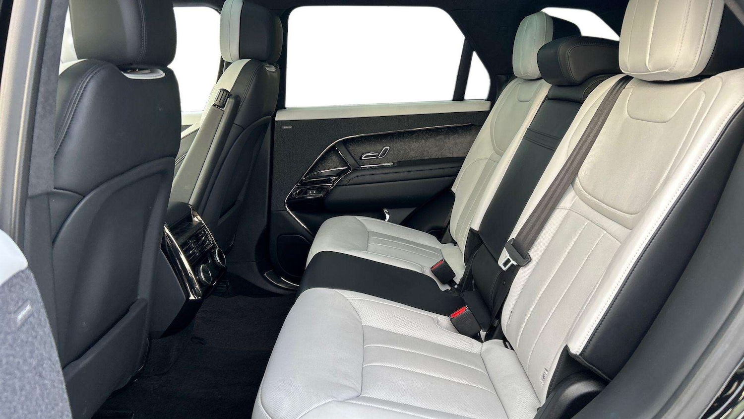 Used Land Rover Range Rover Sport 2023 for sale - 77134784: Photo 4