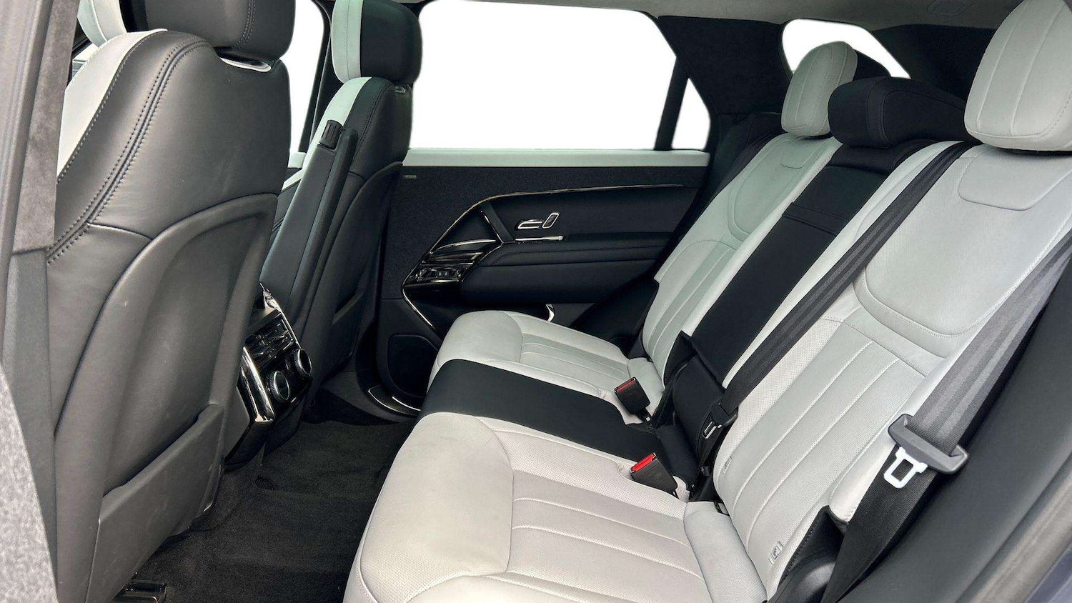 Used Land Rover Range Rover Sport 2023 for sale - 76460175: Photo 4