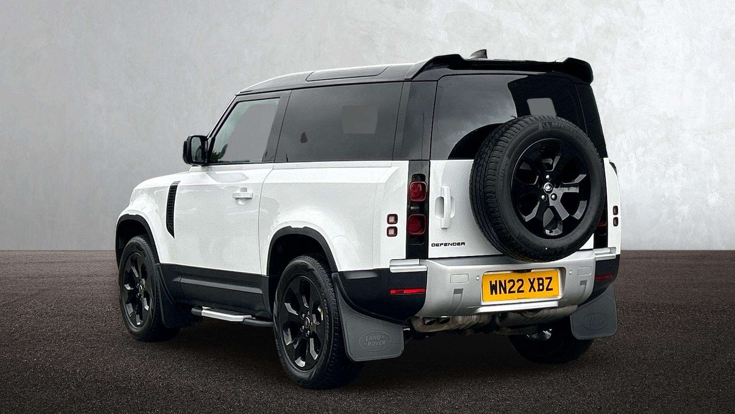 Used Land Rover Defender 2022 for sale - 77648915: Photo 2