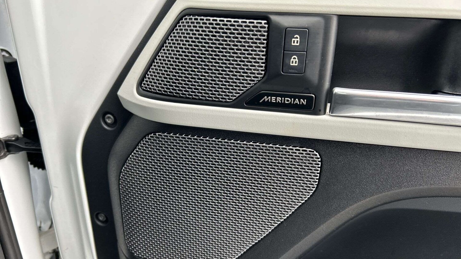 Used Land Rover Defender 2022 for sale - 77648915: Photo 24