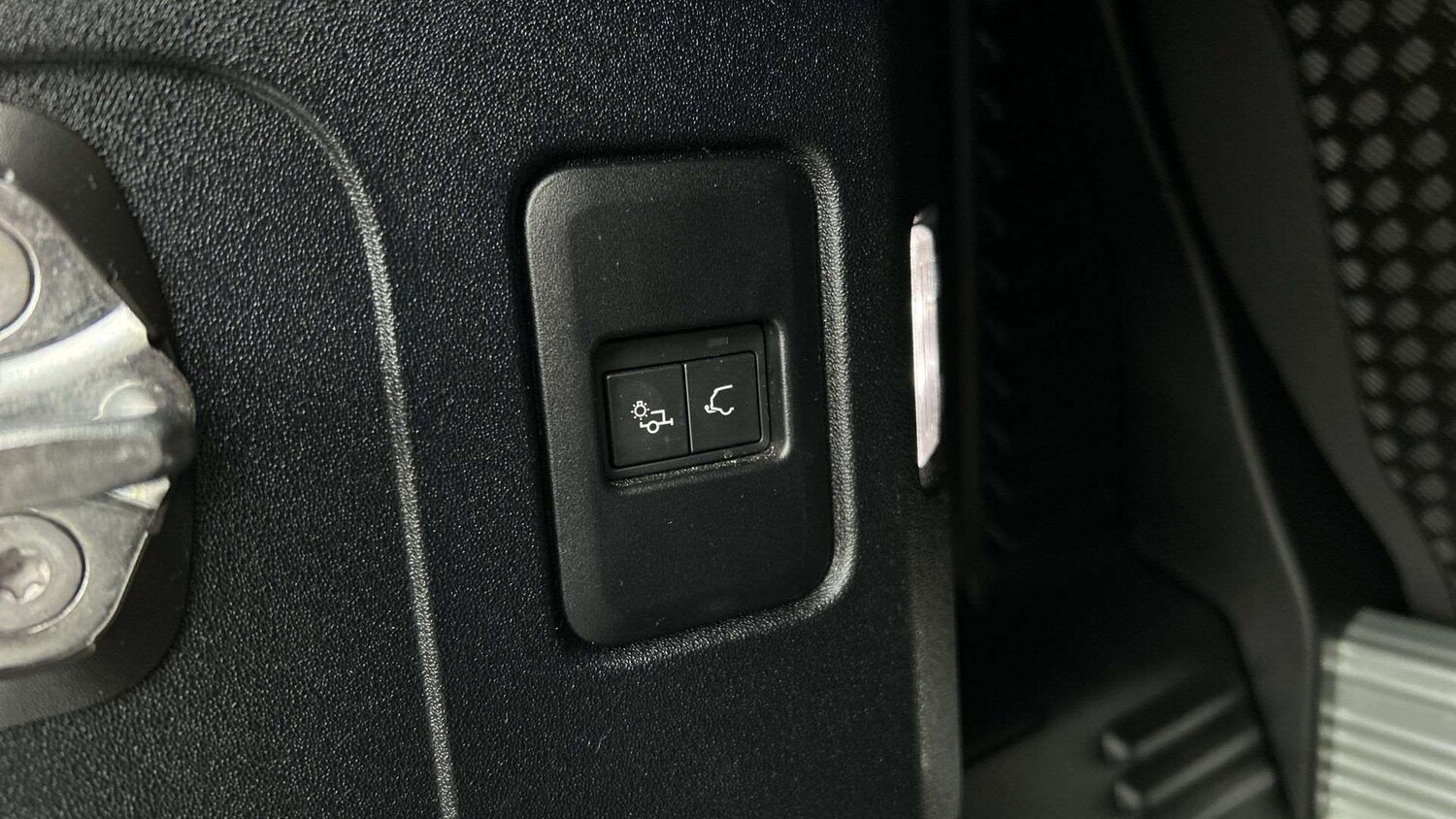 Used Land Rover Defender 2022 for sale - 77648915: Photo 27