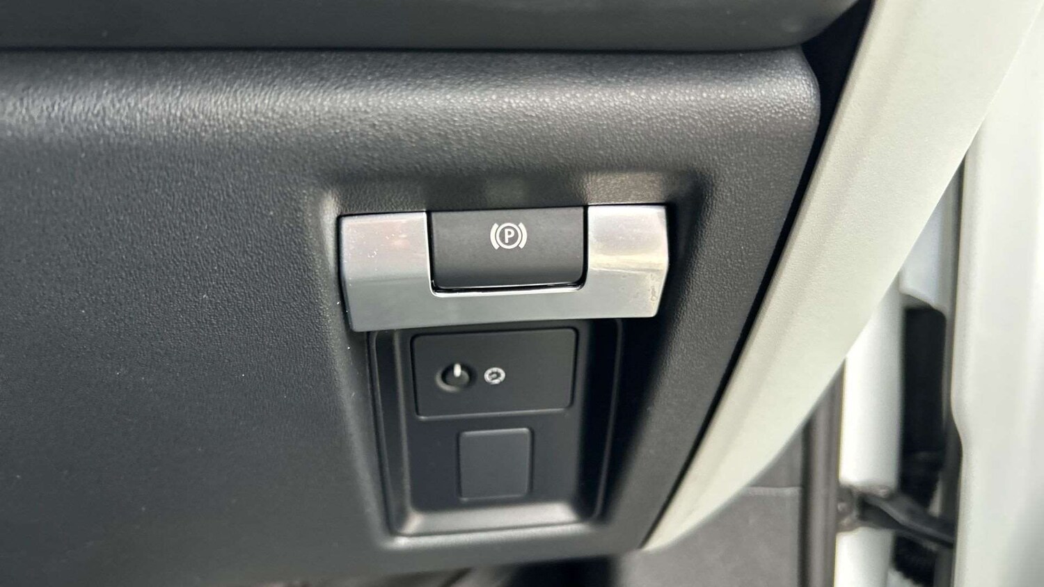 Used Land Rover Defender 2022 for sale - 77648915: Photo 35