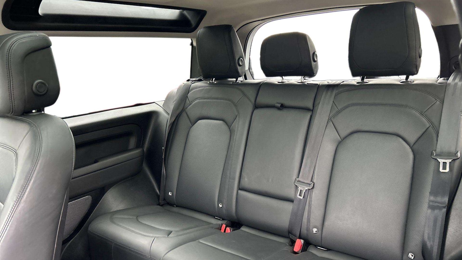 Used Land Rover Defender 2022 for sale - 77648915: Photo 4