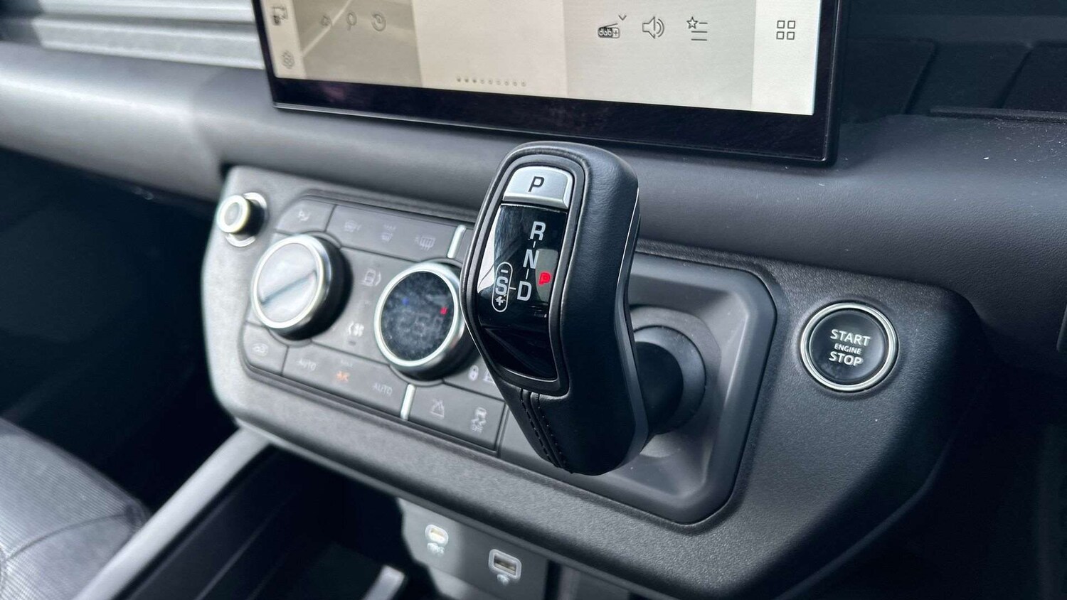 Used Land Rover Defender 2023 for sale - 78208962: Photo 13