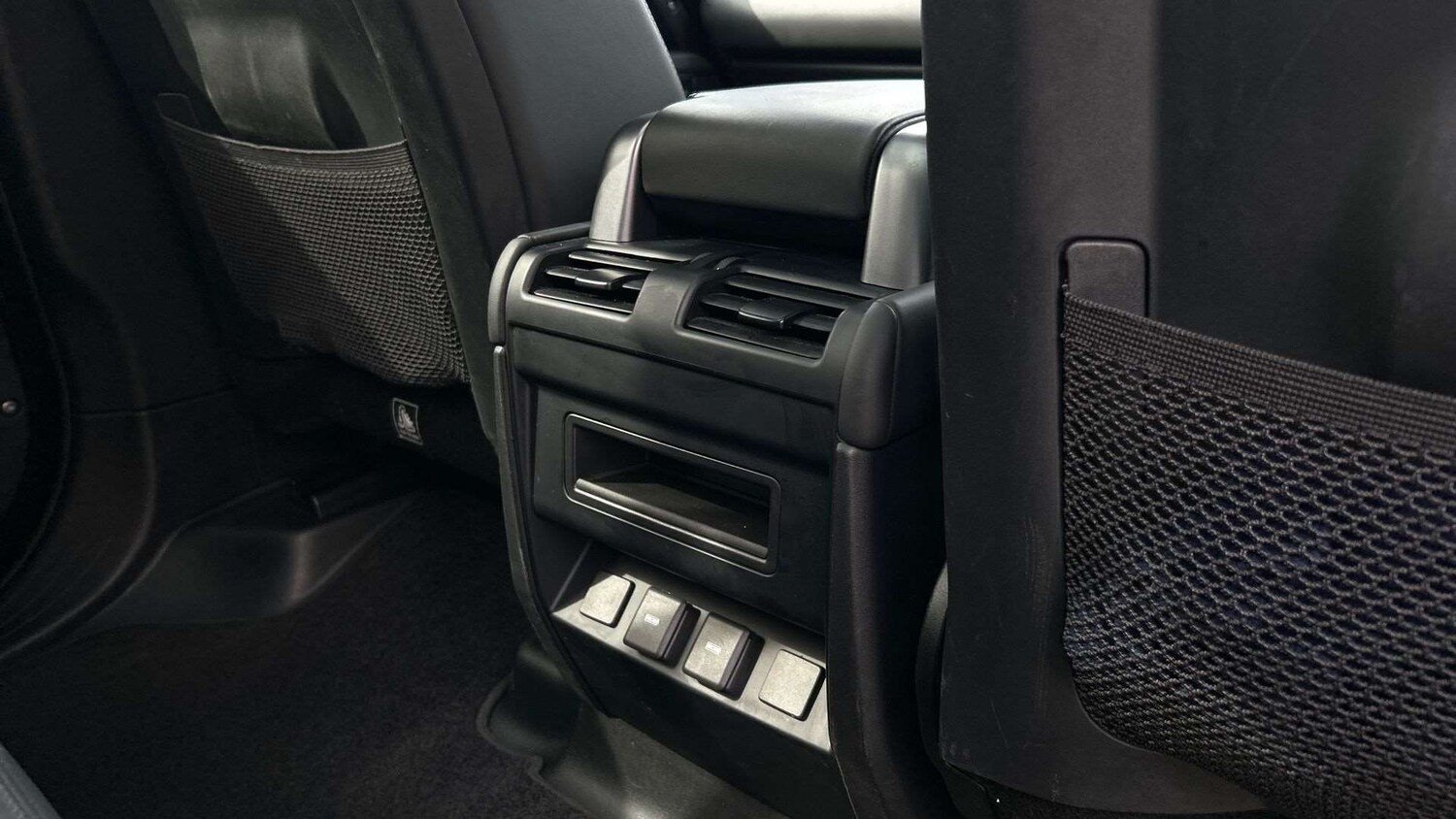 Used Land Rover Defender 2023 for sale - 78208962: Photo 18