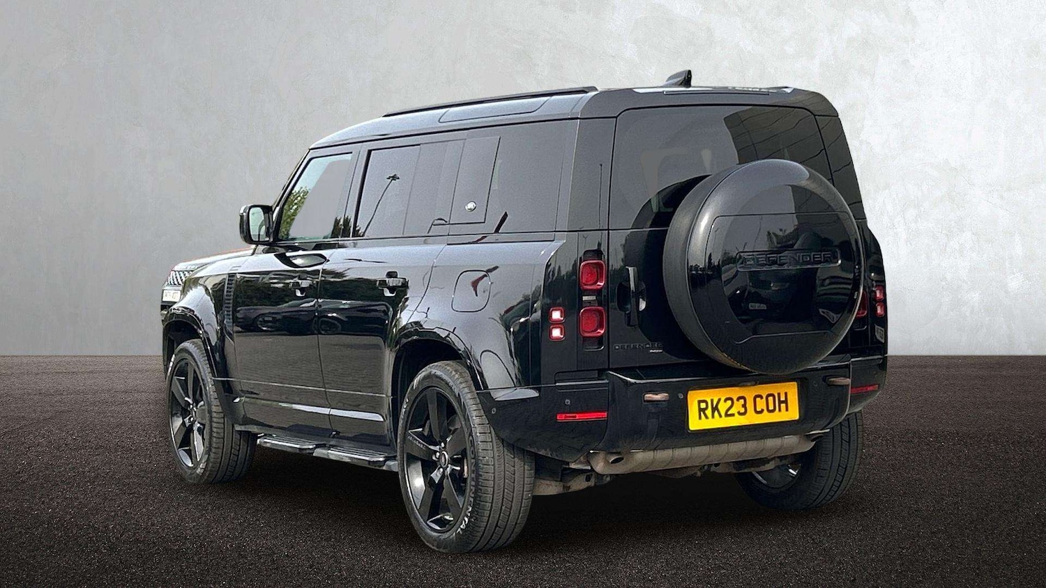 Used Land Rover Defender 2023 for sale - 78208962: Photo 2