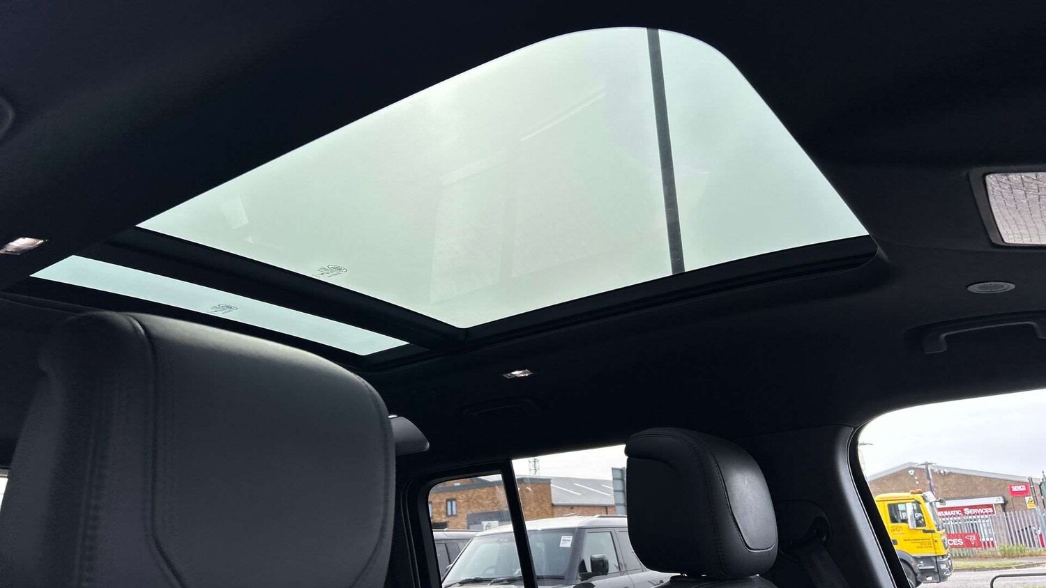 Used Land Rover Defender 2023 for sale - 78208962: Photo 21