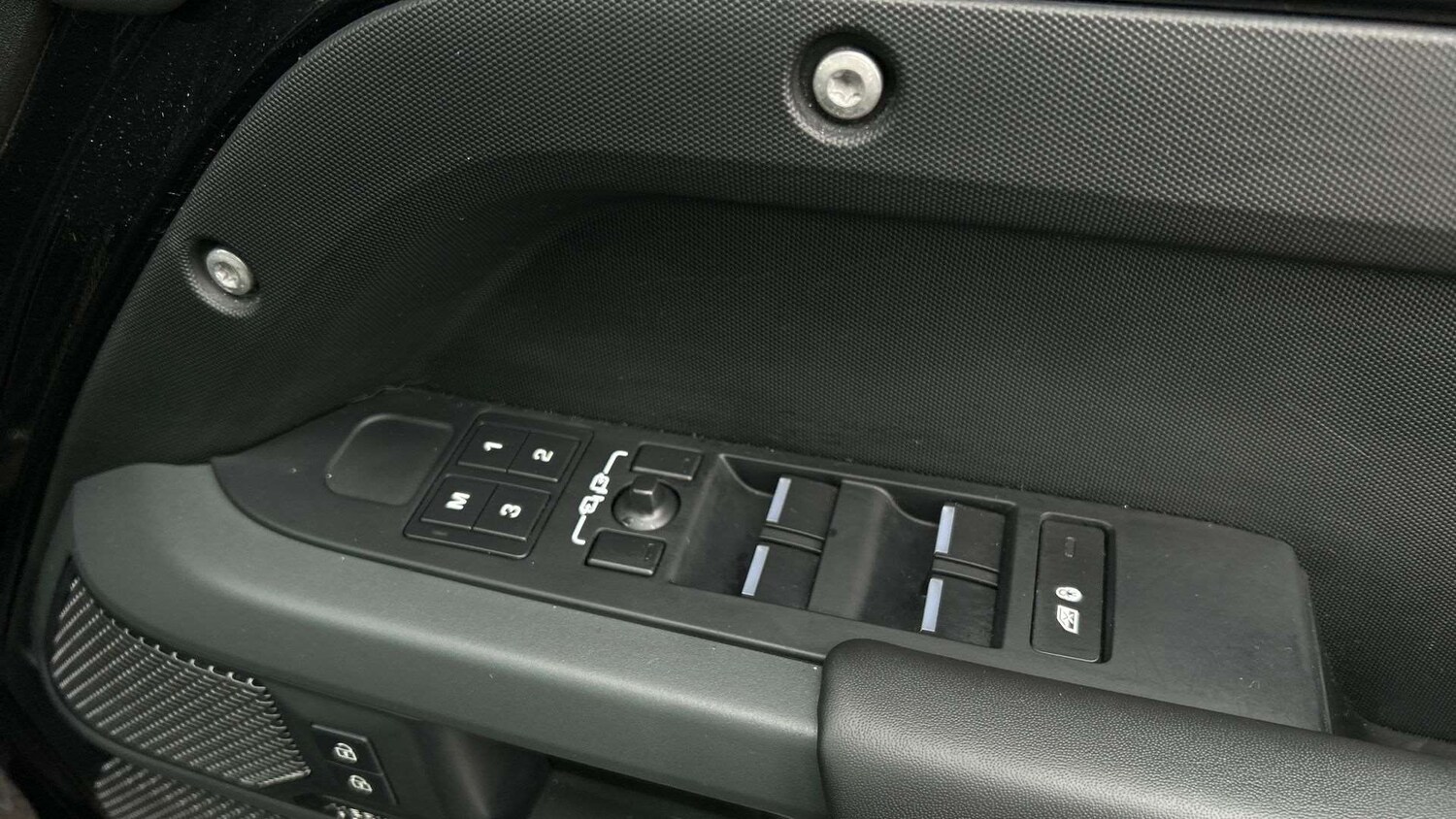 Used Land Rover Defender 2023 for sale - 78208962: Photo 25