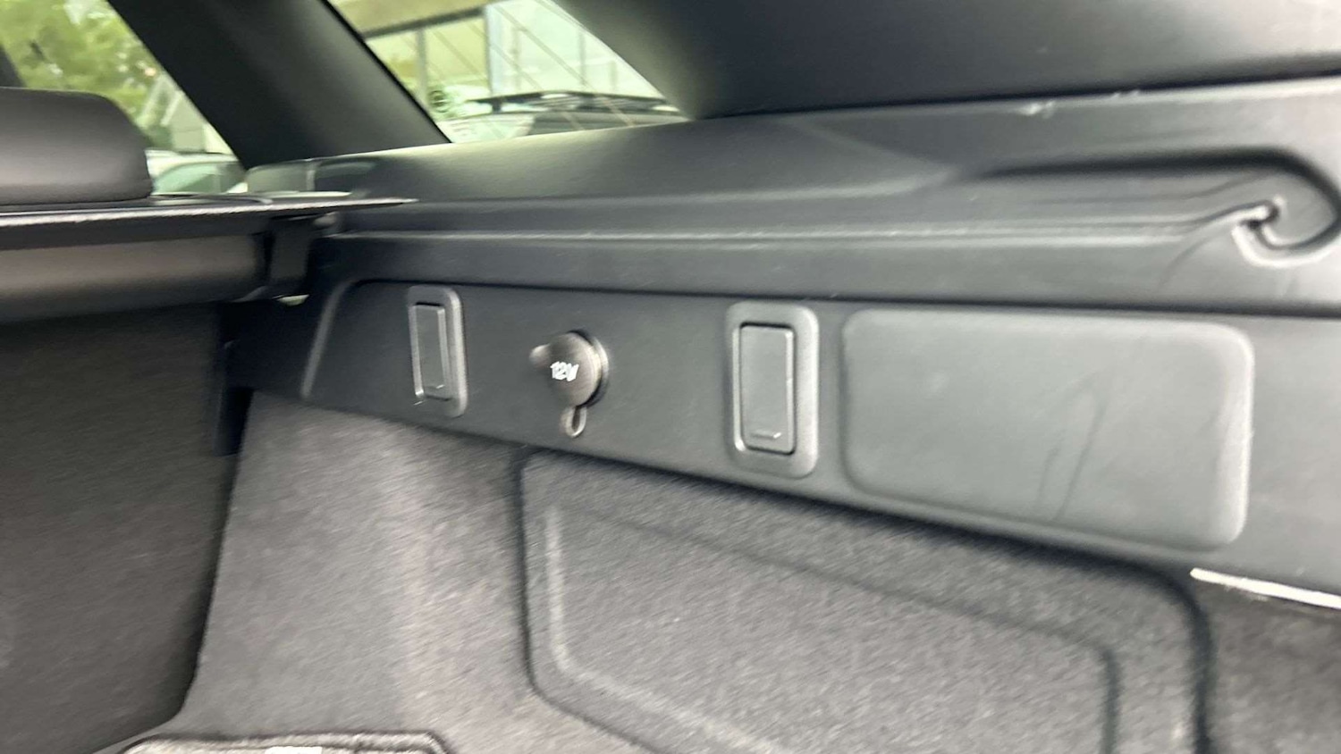 Used Land Rover Range Rover Velar 2024 for sale - 77308386: Photo 27