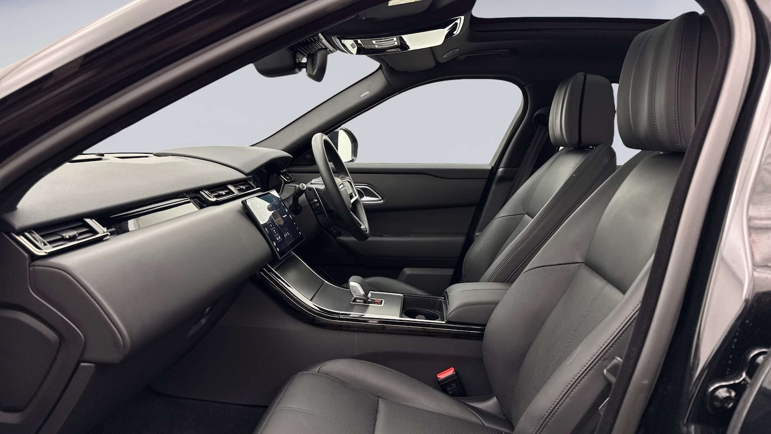 Used Land Rover Range Rover Velar 2024 for sale - 77308386: Photo 3