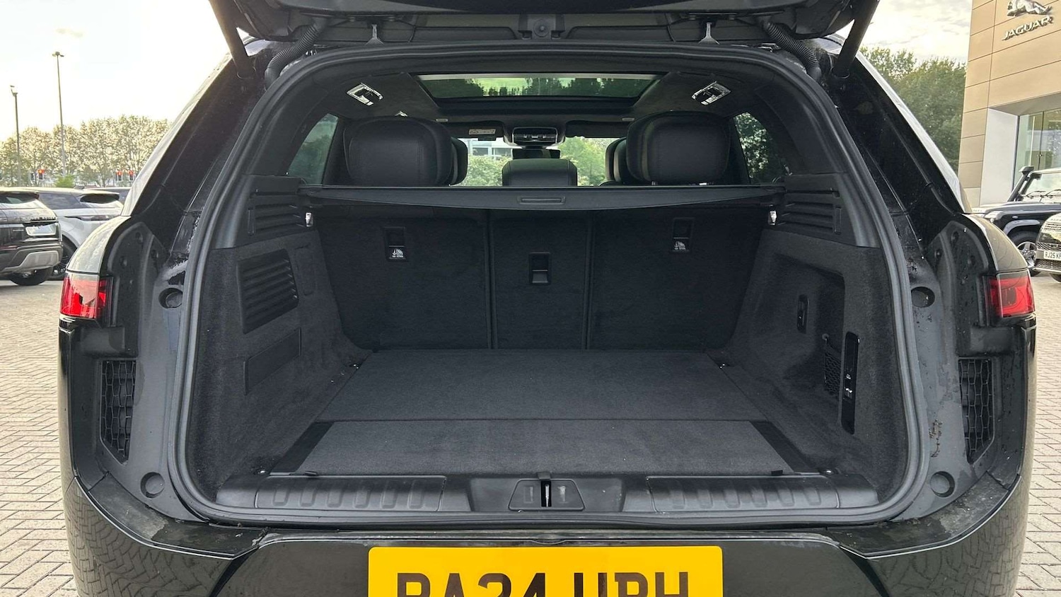 Used Land Rover Range Rover Sport 2024 for sale - 76460073: Photo 10