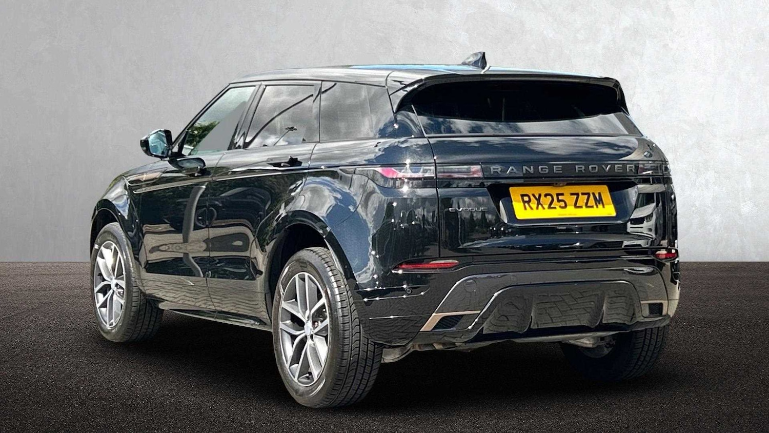 Used Land Rover Range Rover Evoque 2025 for sale - 76460573: Photo 2