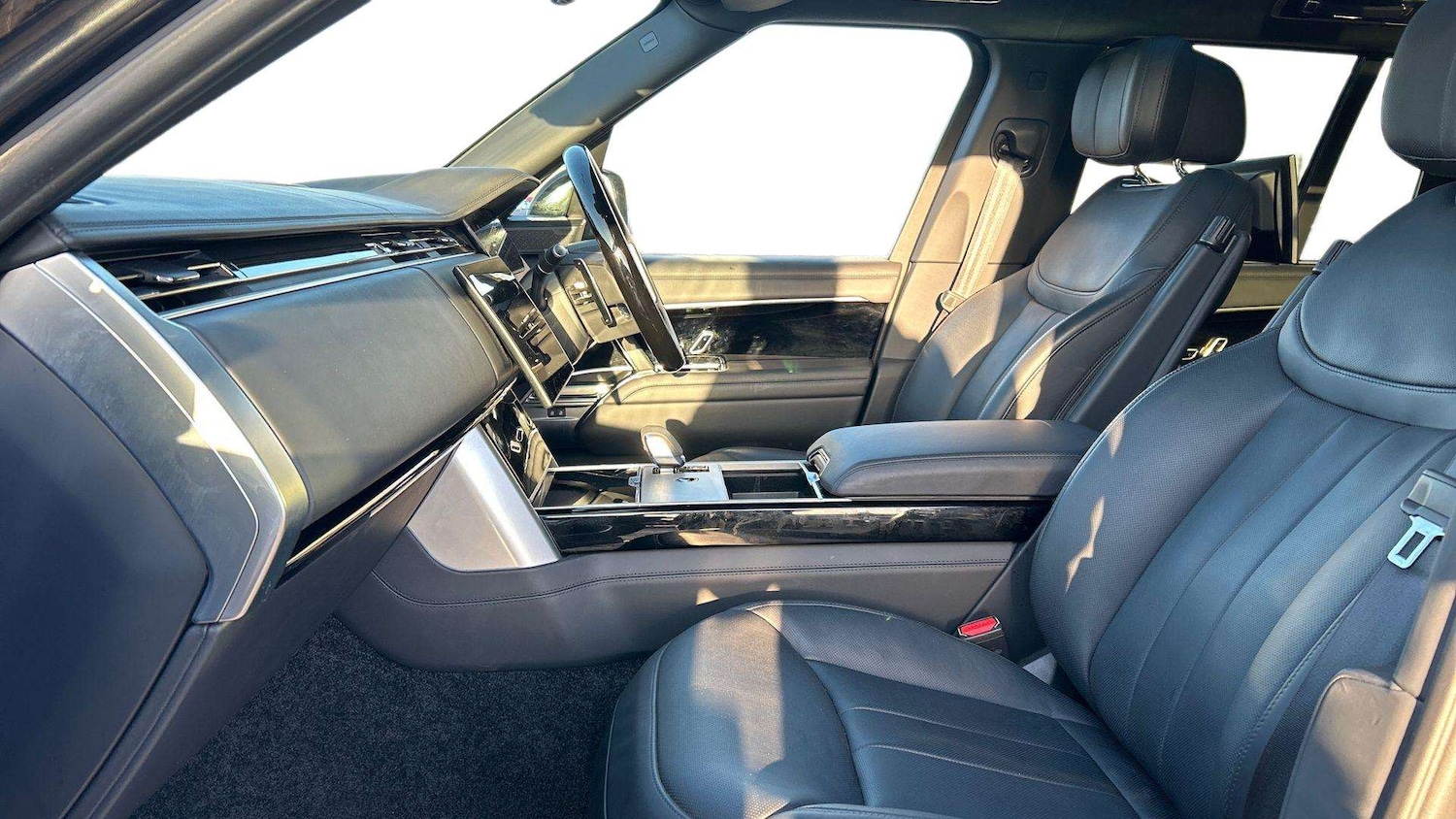 Used Land Rover Range Rover 2024 for sale - 76916002: Photo 3