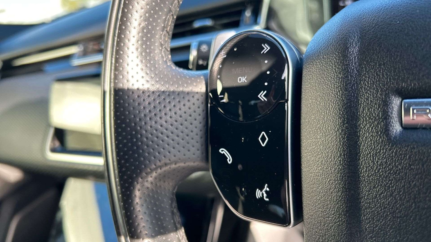 Used Land Rover Range Rover Velar 2020 for sale - 76610625: Photo 32