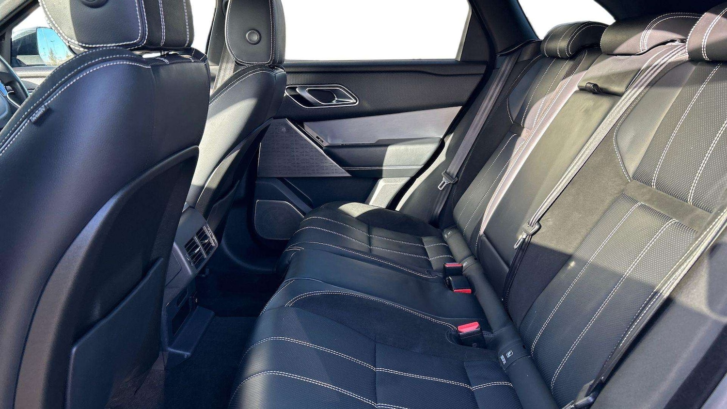 Used Land Rover Range Rover Velar 2020 for sale - 76610625: Photo 4