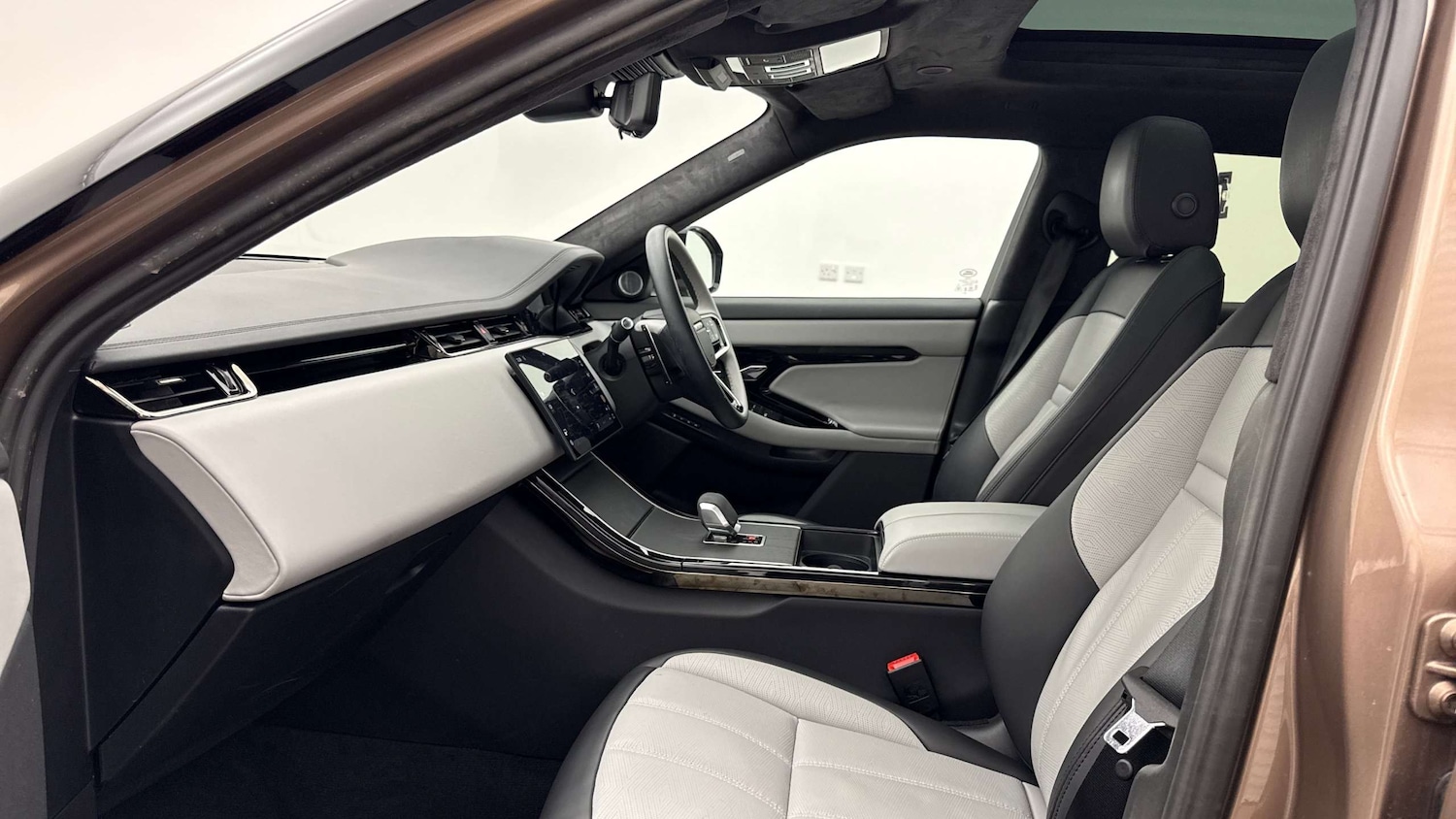 Used Land Rover Range Rover Evoque 2025 for sale - 77787193: Photo 3