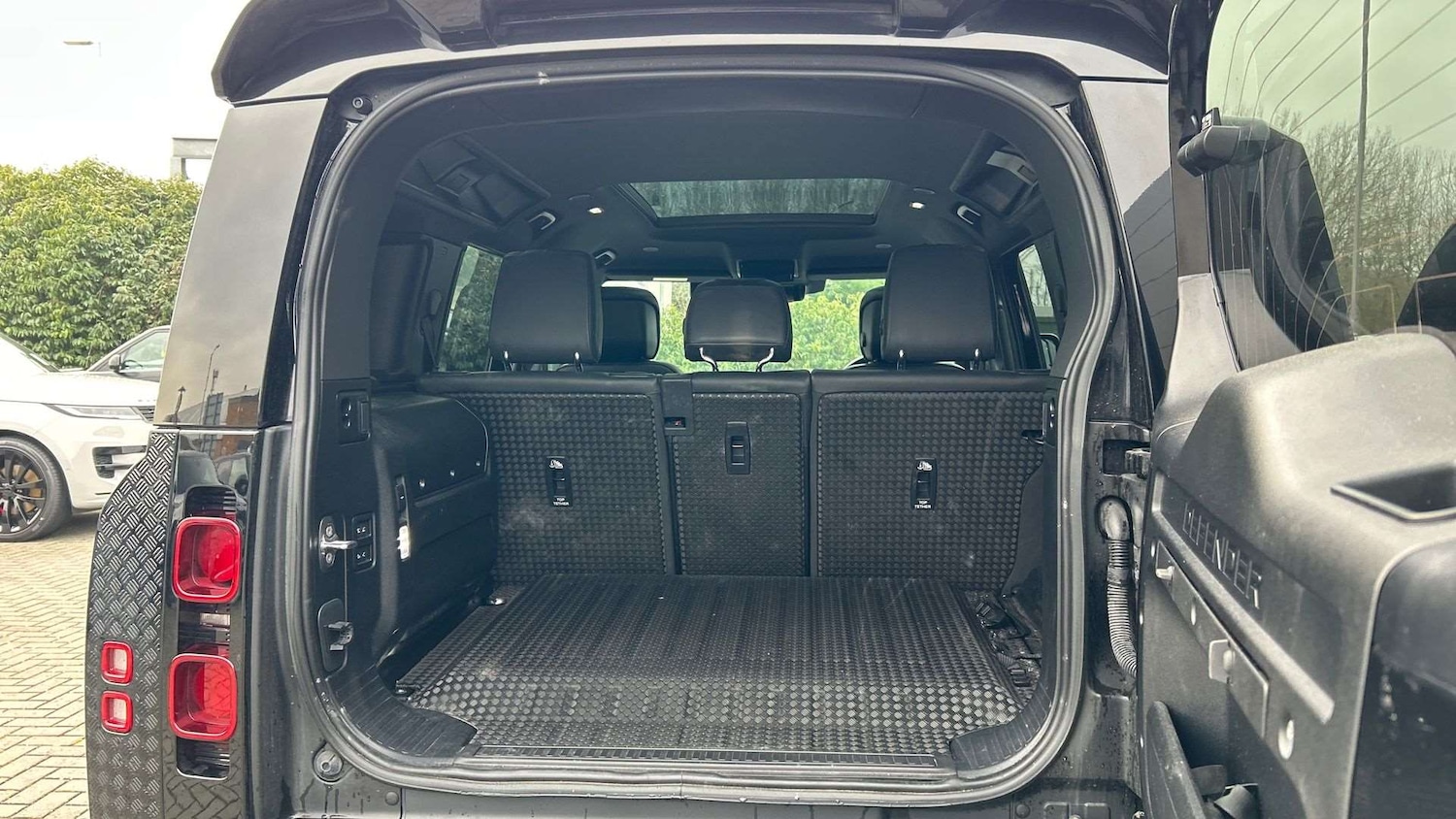 Used Land Rover Defender 2022 for sale - 77333947: Photo 10