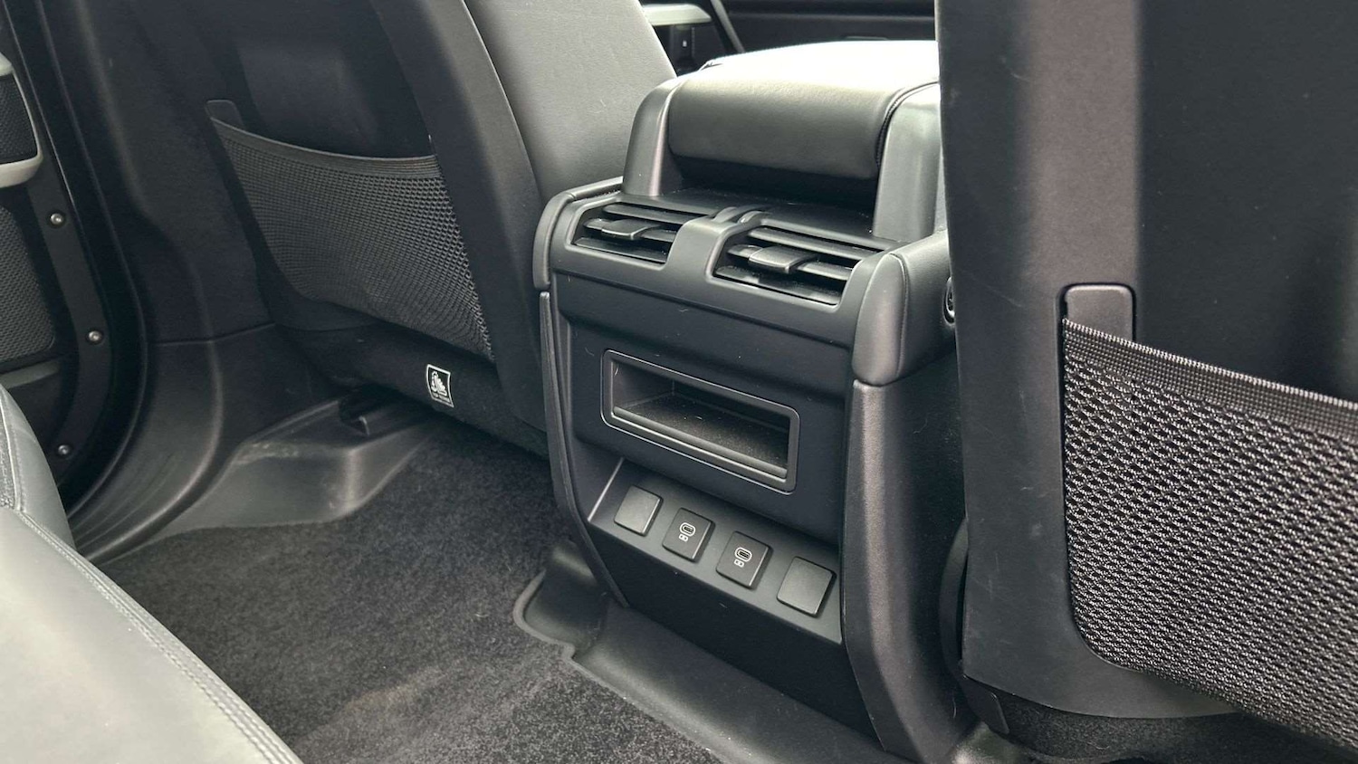 Used Land Rover Defender 2022 for sale - 77333947: Photo 18