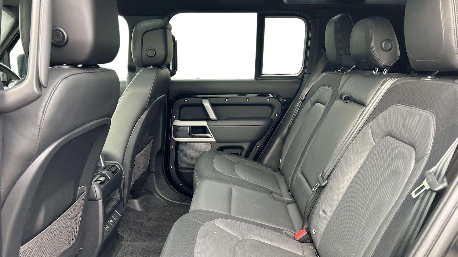 Used Land Rover Defender 2022 for sale - 77333947: Photo 4