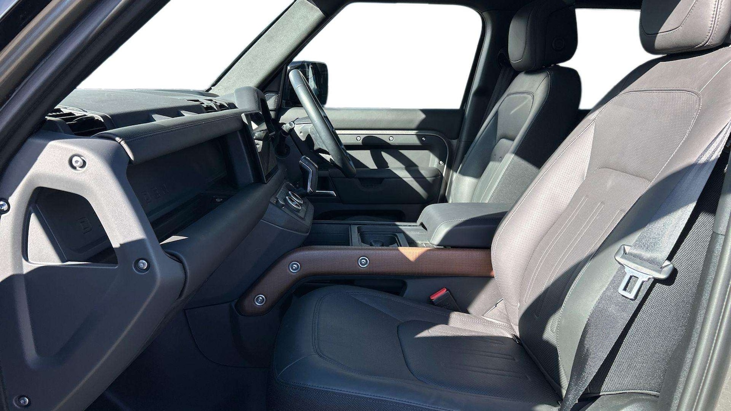 Used Land Rover Defender 2024 for sale - 76460362: Photo 3