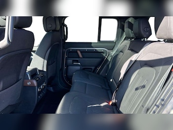 Used Land Rover Defender 2024 for sale - 76460362: Photo