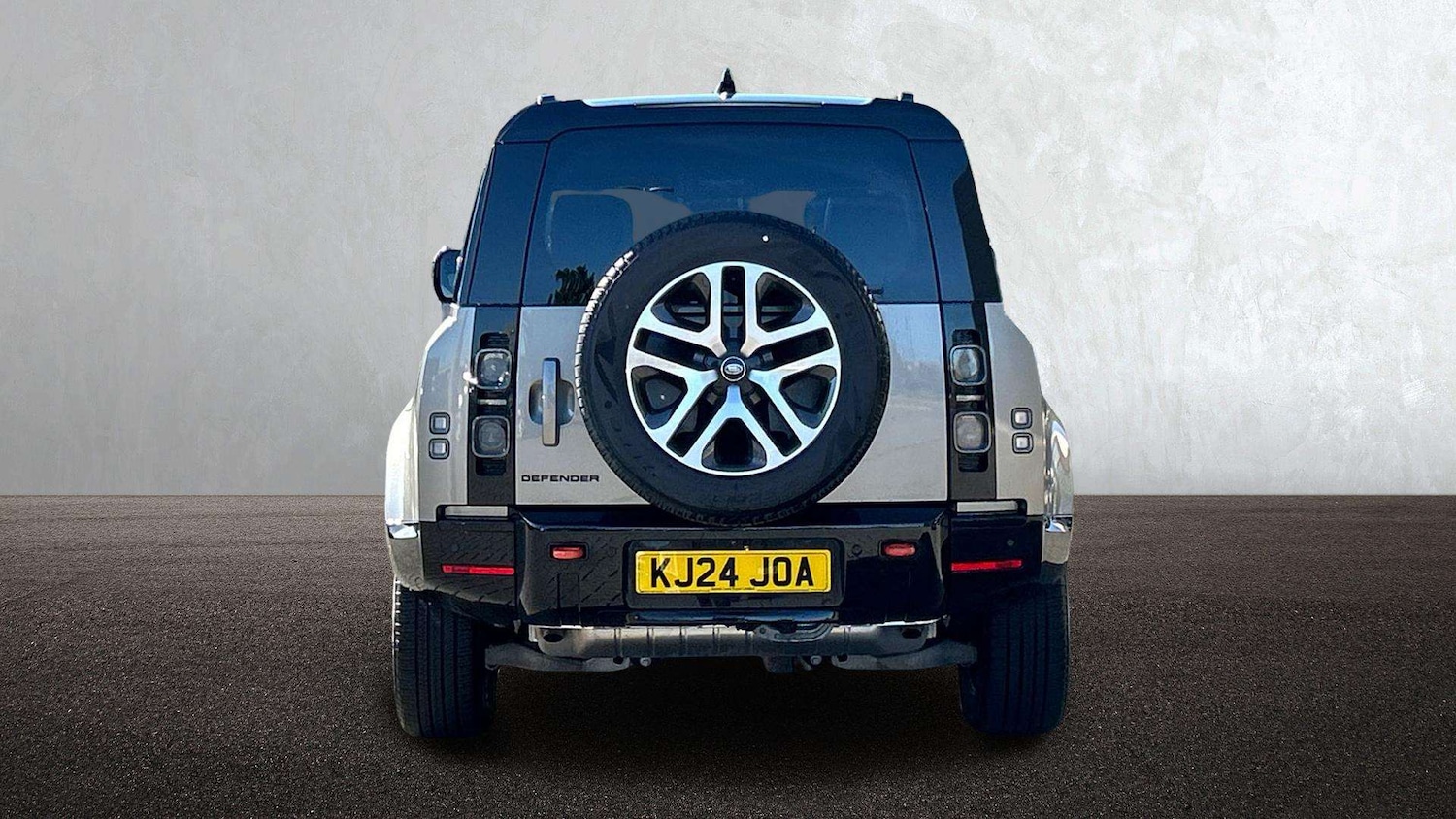 Used Land Rover Defender 2024 for sale - 76460362: Photo 6