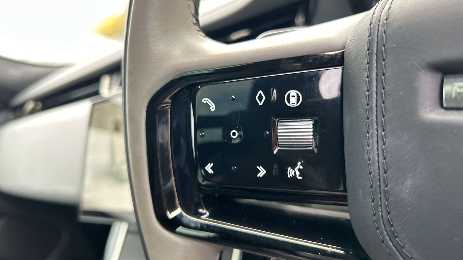 Used Land Rover Range Rover Evoque 2024 for sale - 76488191: Photo 35