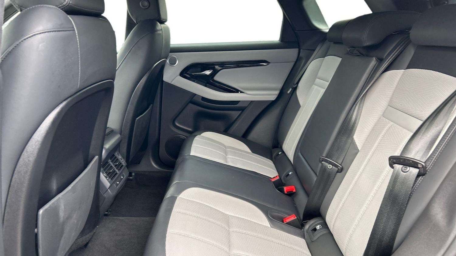 Used Land Rover Range Rover Evoque 2024 for sale - 76488191: Photo 4