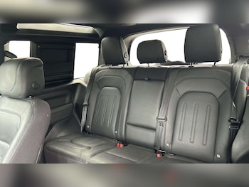 Used Land Rover Defender 2023 for sale - 76460087: Photo