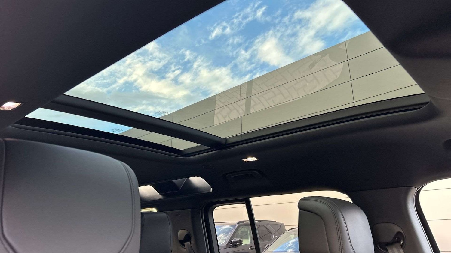 Used Land Rover Defender 2024 for sale - 76475922: Photo 21