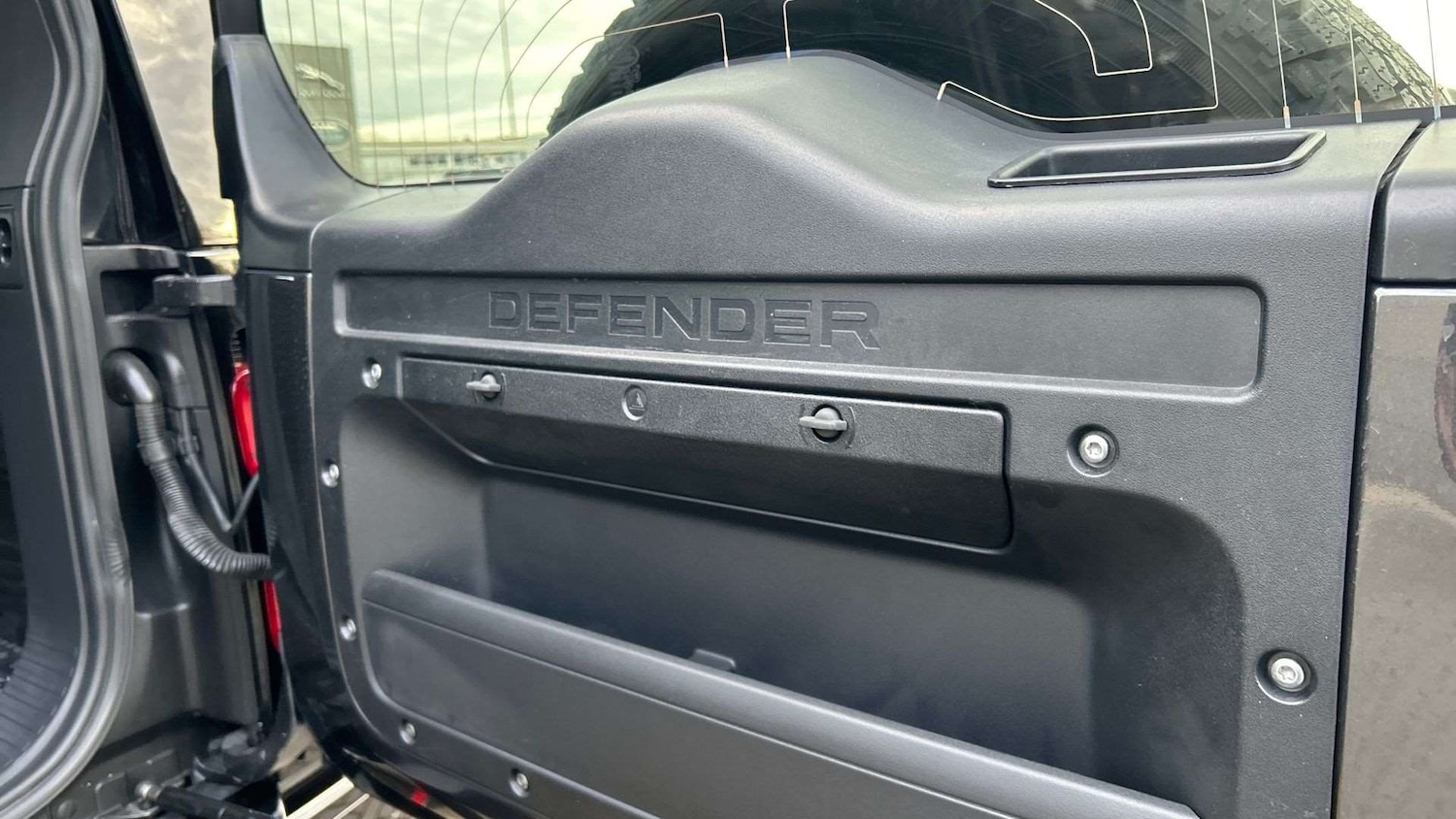 Used Land Rover Defender 2024 for sale - 76475922: Photo 27