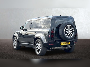 Used Land Rover Defender 2024 for sale - 76475922: Photo