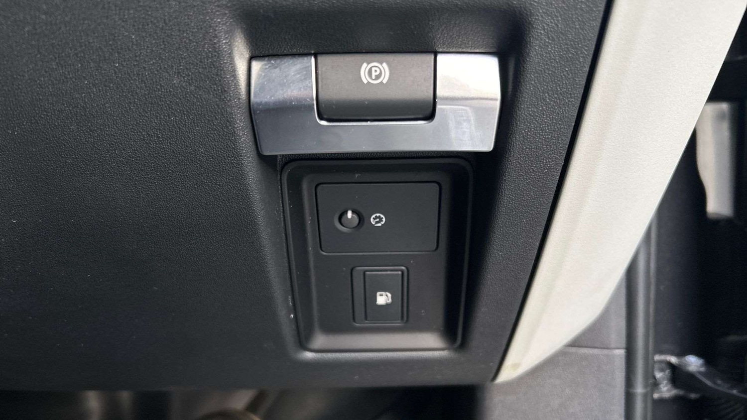 Used Land Rover Defender 2024 for sale - 76475922: Photo 33